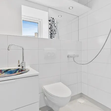 Semesterbostad Nice Home In Allinge With Wifi *